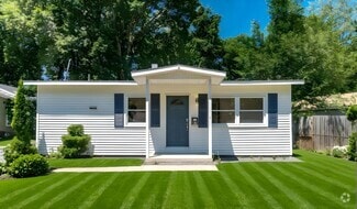Building Photo - Newly Renovated 3 BR - 1 BA Ranch in Latham