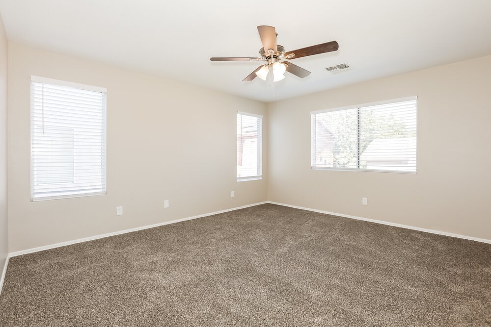 Building Photo - 1130 E Coppola St