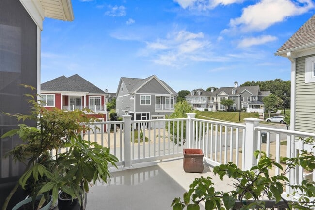 Building Photo - 2102 Promenade Ln