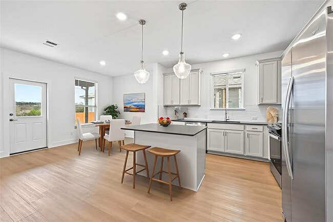 Building Photo - 433 Bristlecone Bend