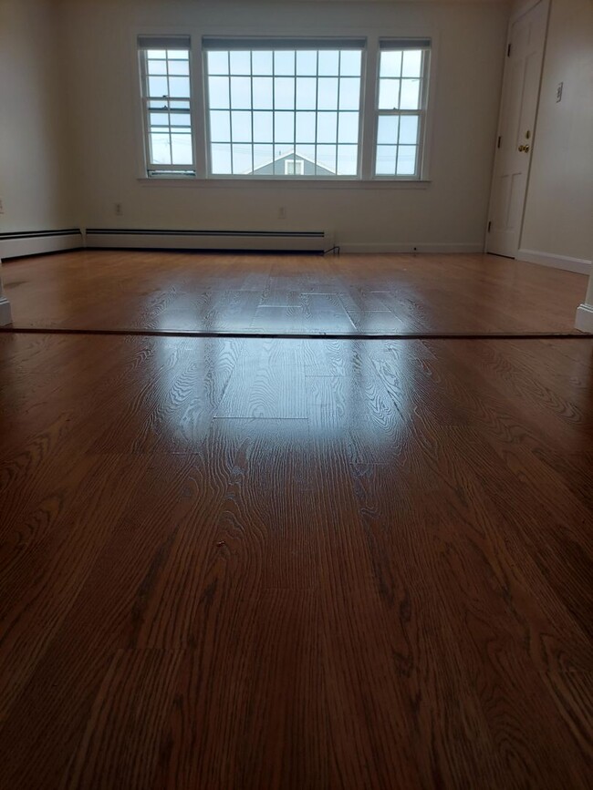Building Photo - 435 MA-28