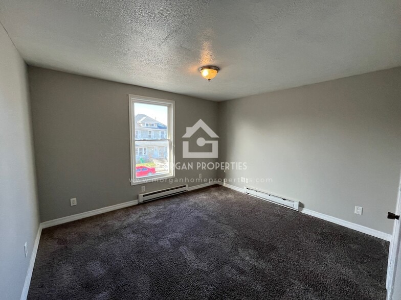 Building Photo - 1218 S 18th St