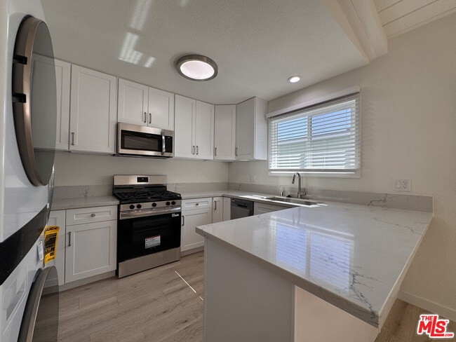 Building Photo - 12001 Sylvester St