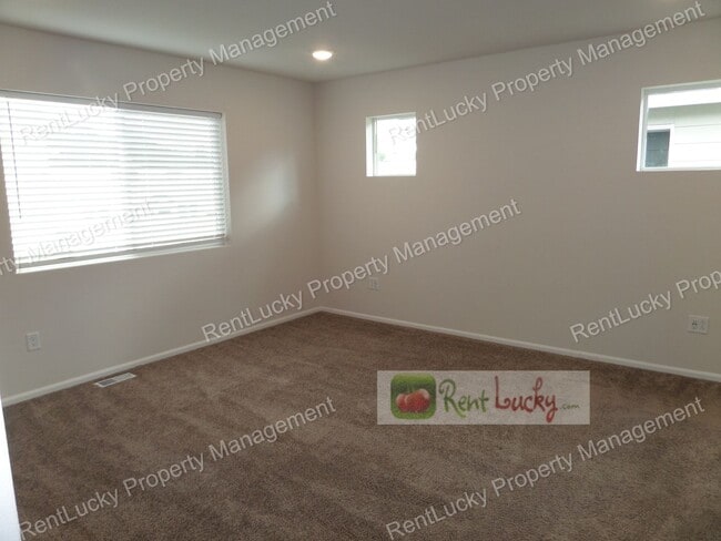 Building Photo - Fantastic 3-Bedroom + Den + Bonus Room Home with A/C in Milton!