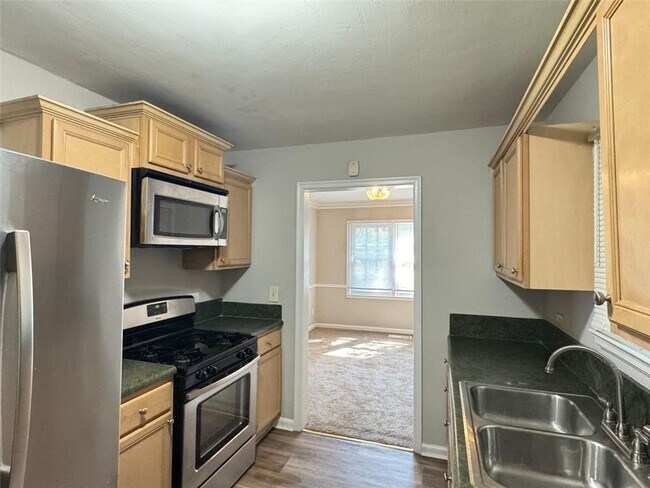 Building Photo - 1589 Pinehurst Dr SW