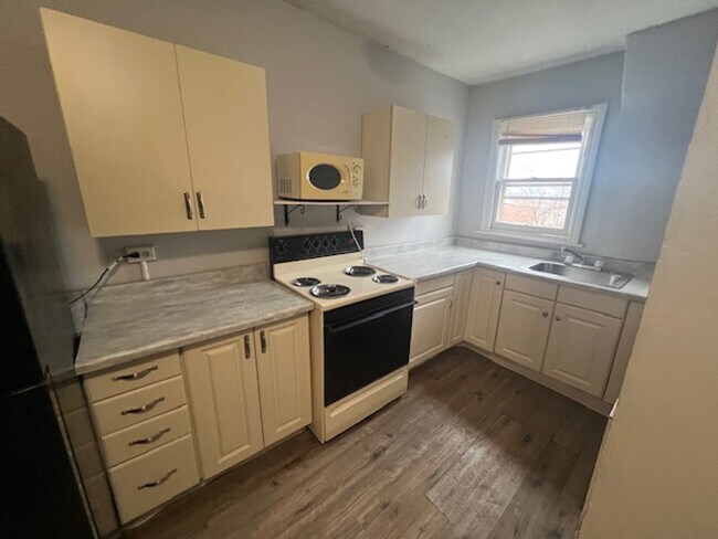 Building Photo - 1158 Mulberry St