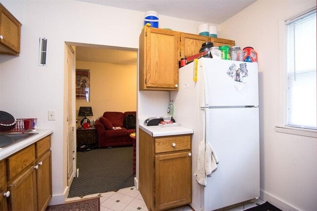 Building Photo - Cozy 1 Bedroom House