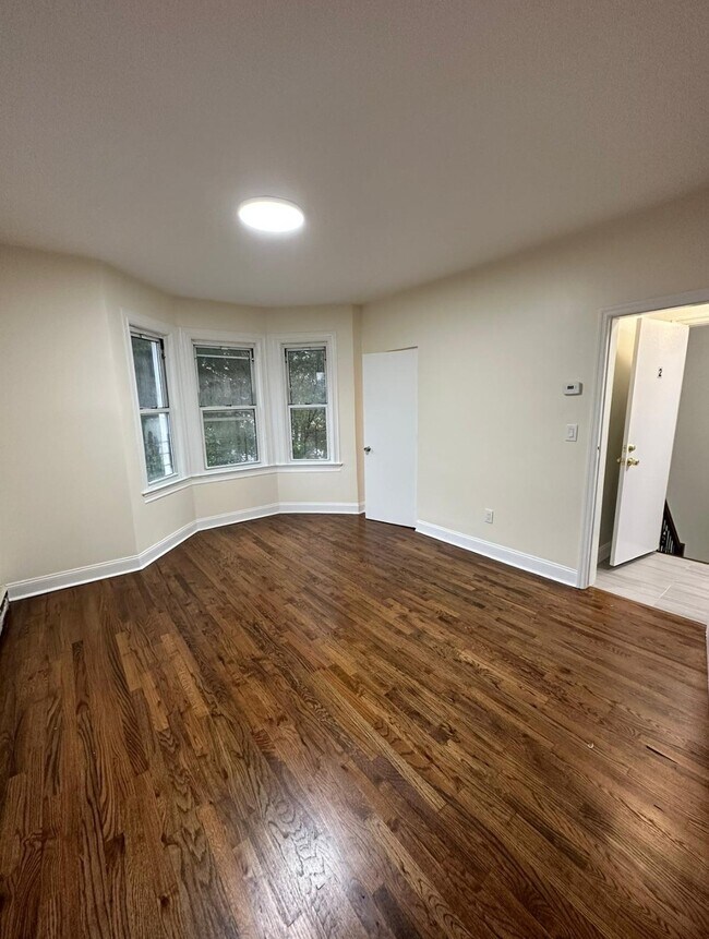 Building Photo - 381 Westervelt Ave