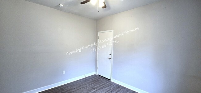 Building Photo - 465 E Washington St