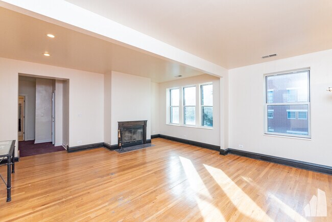 Building Photo - 3945 N Christiana Ave