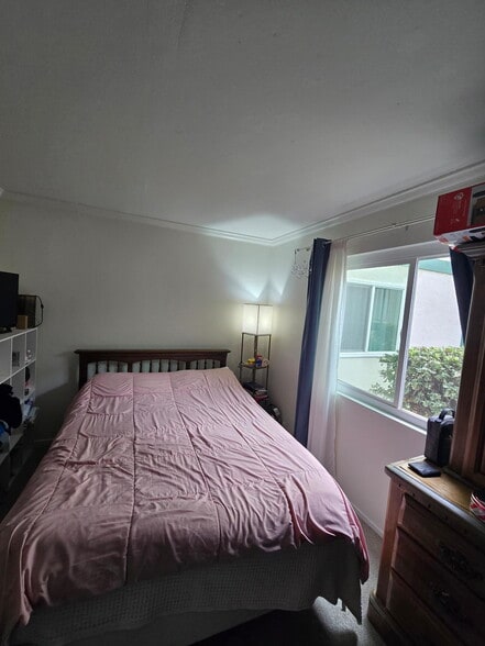 Building Photo - 1811 E Grand Ave