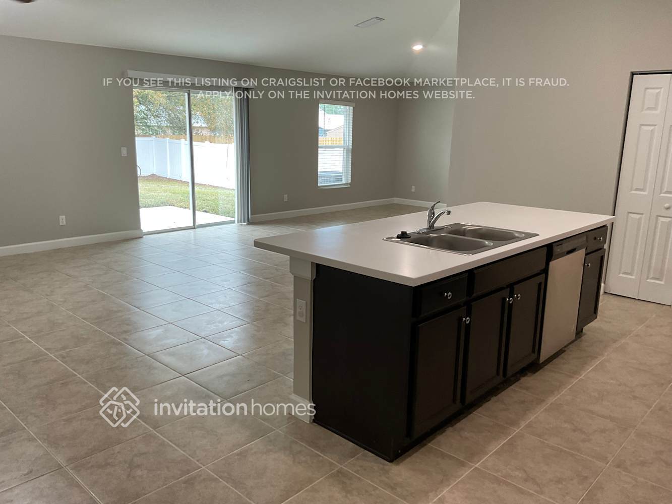 Building Photo - 761 Airoso Rd SE