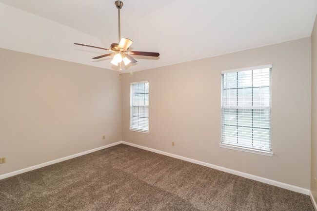 Building Photo - 5689 Kayla Dr