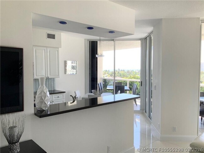 Building Photo - 3100 N Ocean Blvd