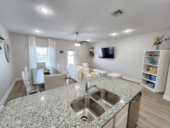 Building Photo - 7454 Shadow Lake Dr