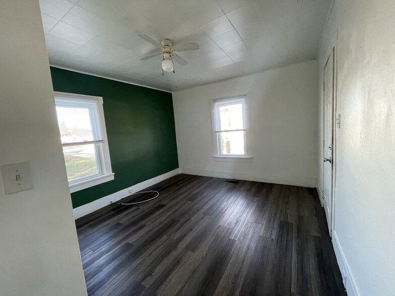 Building Photo - 765 S Main St