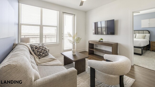 Building Photo - 108 N US Hwy 377