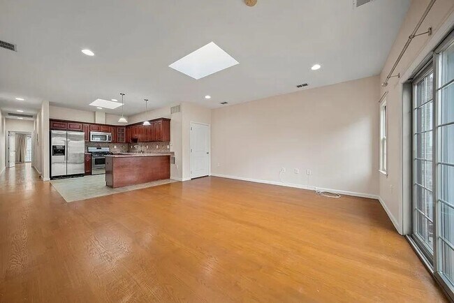 Building Photo - 41 Wright Ave