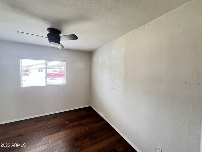 Building Photo - 7615 E Pinchot Ave