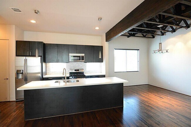 Building Photo - 4708 Crawford St
