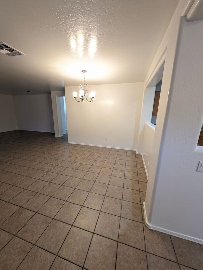 Building Photo - AVAILABLE NOW!!! - Roomy single story 4 bedroom home for rent in Pecan Creek!