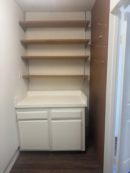 Closet - 3250 Vista Cielo Ln