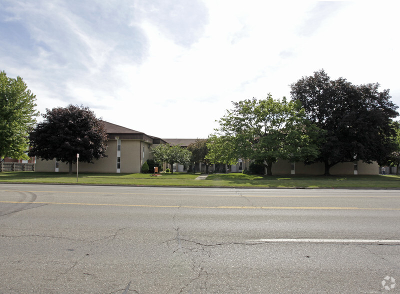 Building Photo - Campbell Manor