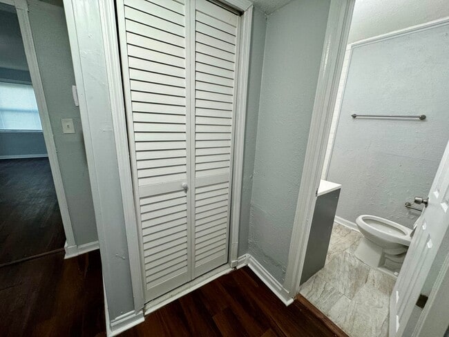 Building Photo - Renovated 3/2 Single Family Home Available Now!