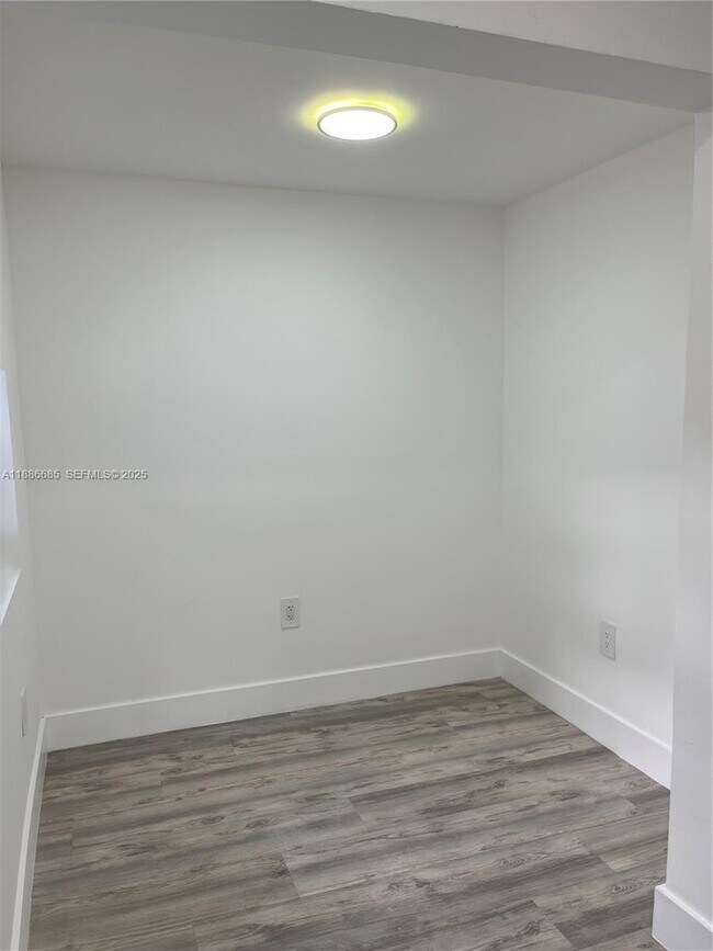 Building Photo - 1719 NW 1st St