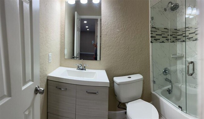 Building Photo - 8010 Woodvine Pl