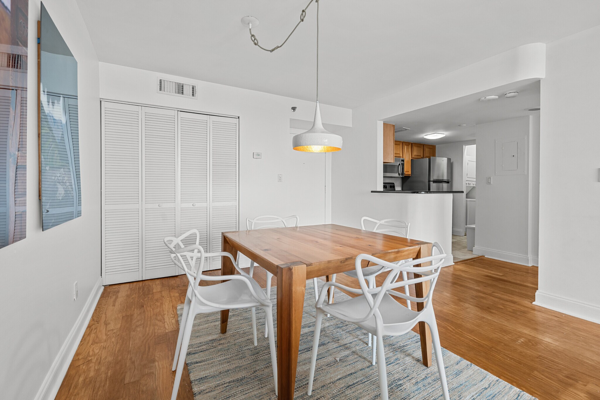 Dining area - 770 Claughton Island Dr