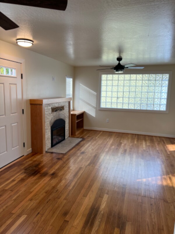 Building Photo - 31 Elm St