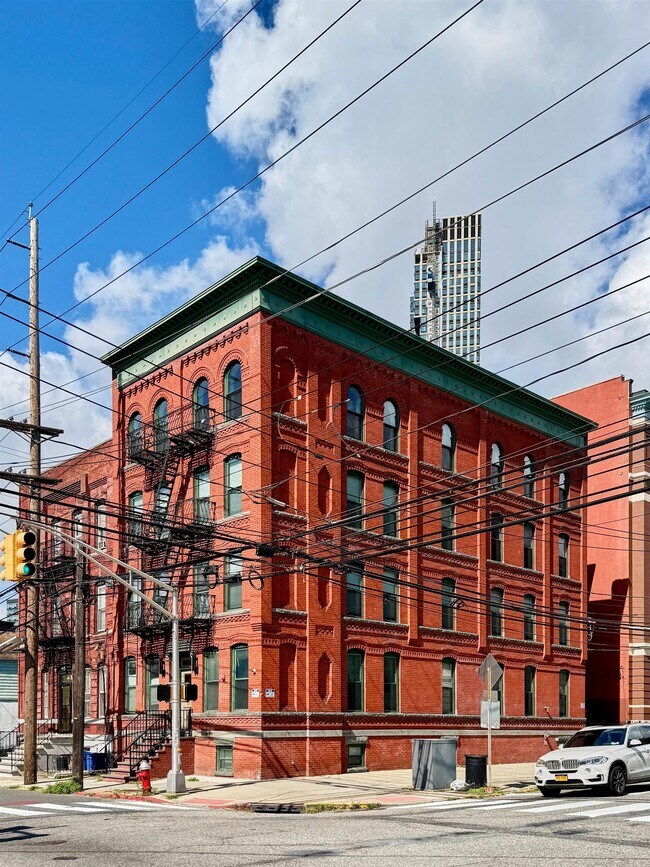 Building Photo - 267 Baldwin Ave