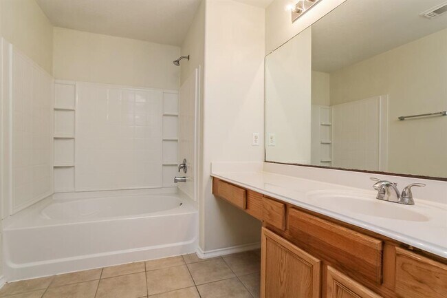 Building Photo - 8707 Farm Ridge Ln