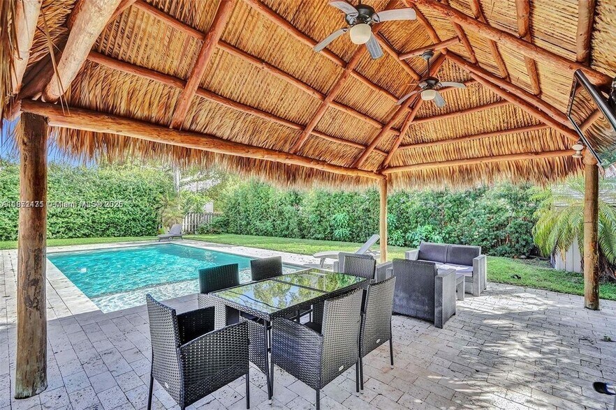 Building Photo - 2190 NE 122nd St