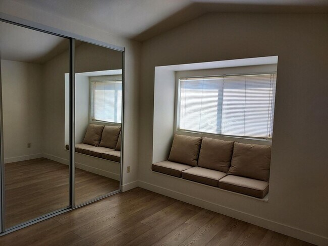 Building Photo - Rancho Penasquitos - 4bed/3bath Single-Two Story Family Home with 2 Car Garage