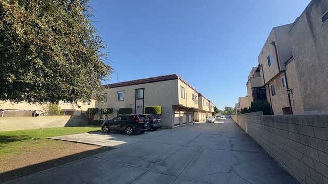 Primary Photo - 3814 Grace Ave