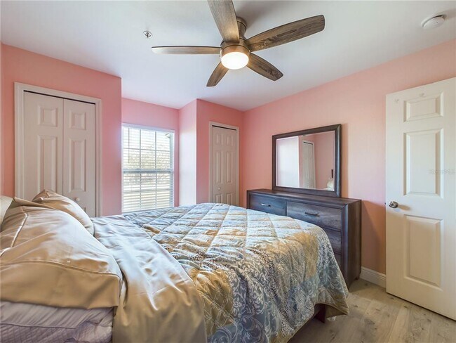 Building Photo - 5521 Rosehill Rd