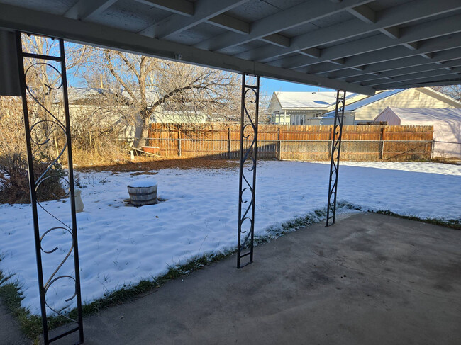 Building Photo - 119 E Circle Dr