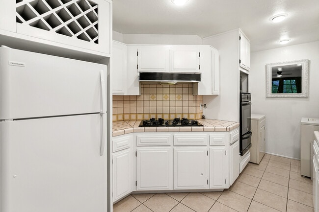 Building Photo - 117 A Ln