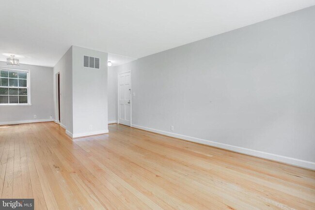 Building Photo - 3369 S Stafford St