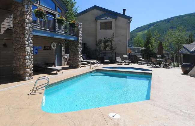 Community heated pool (Summer Only) - 1881 Lions Ridge Loop