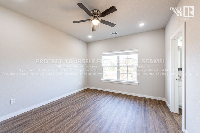 Building Photo - 3102 SW Garrison Ln