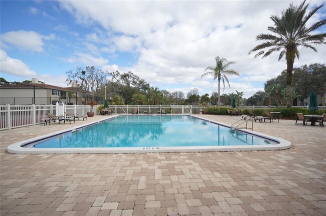 Building Photo - 10330 Carrollwood Ln