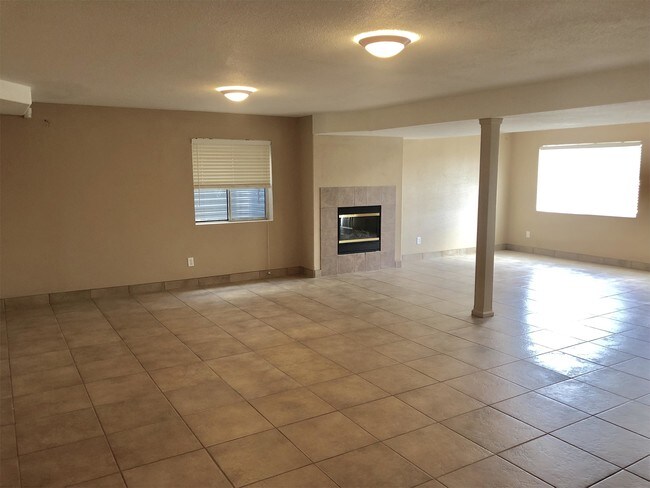 Building Photo - 2585 Clayton Cir