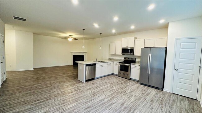 Building Photo - 212 Centennial Cir