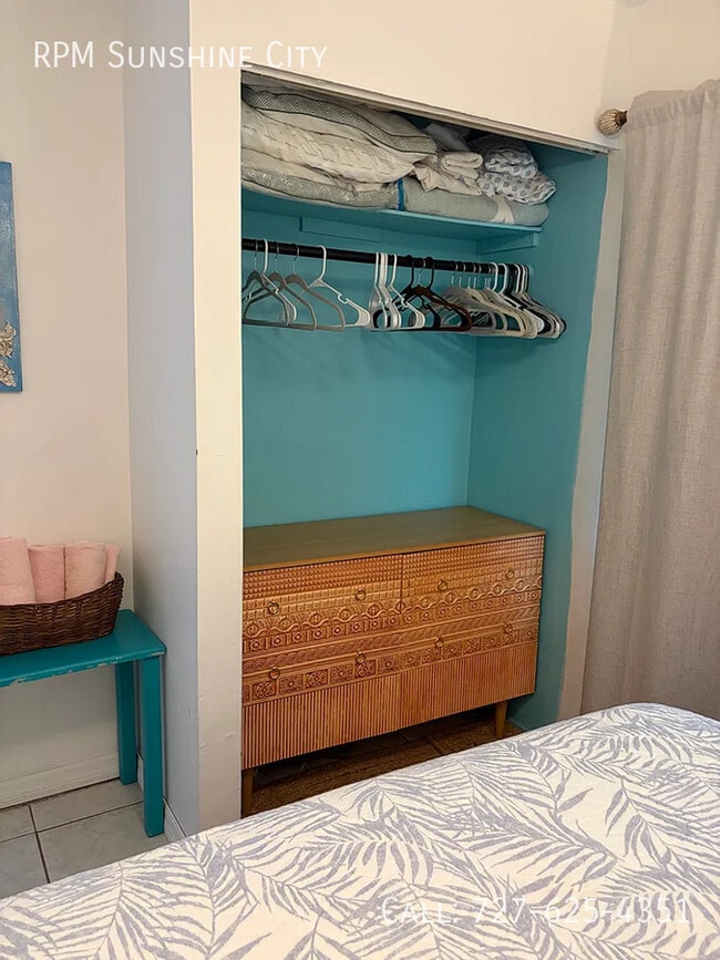 Building Photo - 521 71st Ave