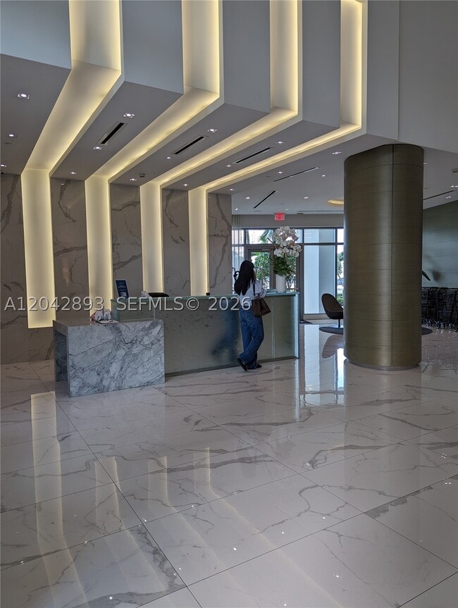 Building Photo - 17111 Biscayne 1011