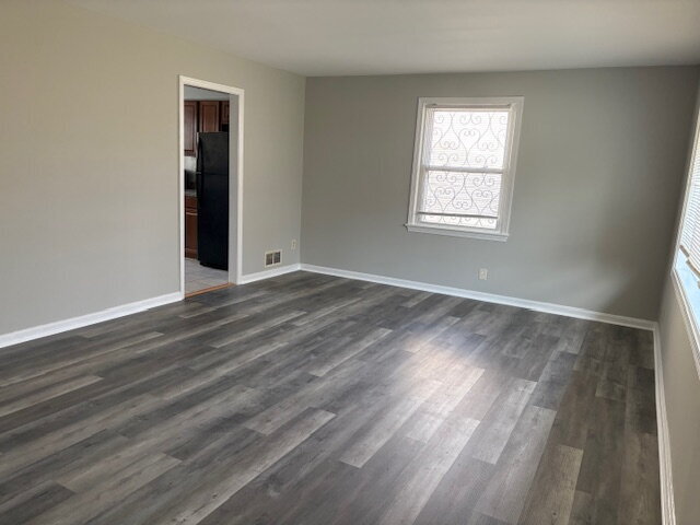 Building Photo - Newly renovated!!!