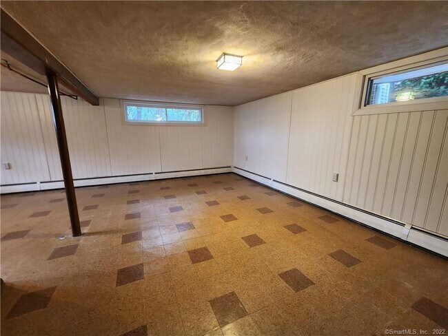 Building Photo - 24 Savi Ave